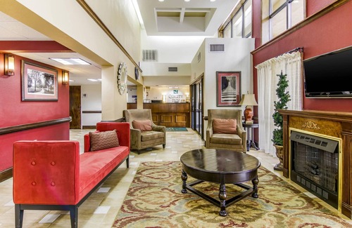 Stone Mountain Hotel | Quality Inn & Suites Atlanta Stone Mountain