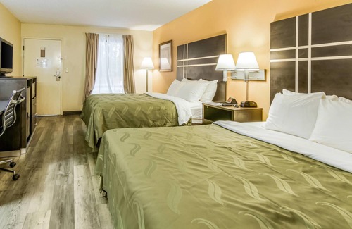 Stone Mountain Hotel | Quality Inn & Suites Atlanta Stone Mountain