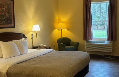 Bellville Hotel | Quality Inn & Suites Bellville - Mansfield
