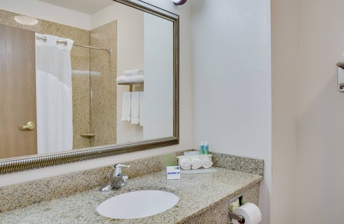 Central Oklahoma City Hotel | Quality Inn & Suites Bethany - Oklahoma City West