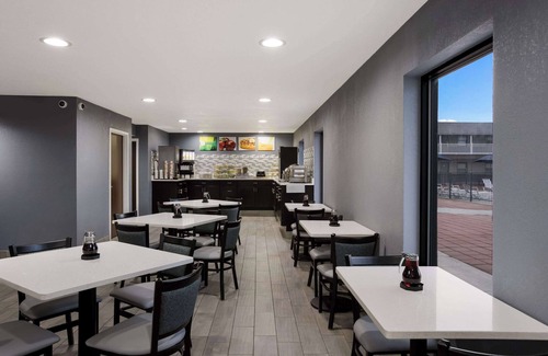 Big Rapids Hotel | Quality Inn & Suites Big Rapids near University