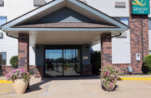 Bloomington Hotel | Quality Inn & Suites Bloomington I-55 and I-74