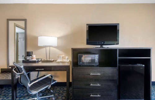 Brooksville Hotel | Quality Inn & Suites Brooksville I-75/Dade City