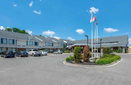 Queen Street Corridor Hotel | Quality Inn & Suites