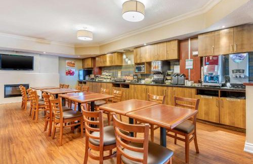 Queen Street Corridor Hotel | Quality Inn & Suites