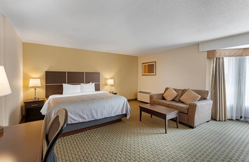 Queen Street Corridor Hotel | Quality Inn & Suites