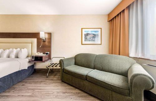 District des Promenades Hotel | Quality Inn & Suites