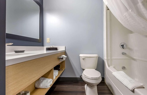 Clearview Hotel | Quality Inn & Suites
