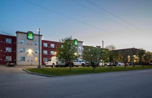 Whitecourt Hotel | Quality Inn & Suites