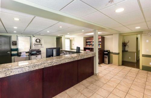 Whitecourt Hotel | Quality Inn & Suites
