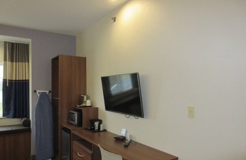 Caldwell Hotel | Quality Inn & Suites Caldwell I-77