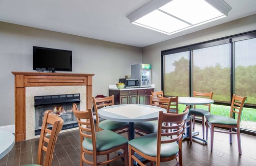 Canton Hotel | Quality Inn & Suites Canton, GA
