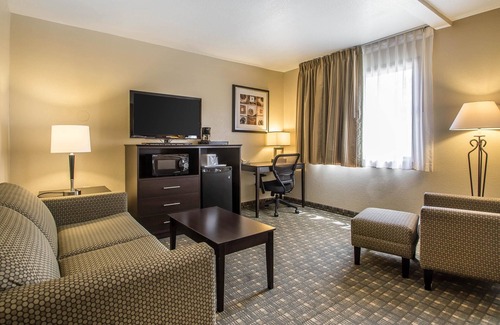 Decorah Hotel | Quality Inn & Suites Decorah