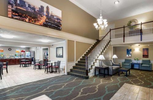 Lovington Hotel | Quality Inn & Suites Des Moines - Merle Hay Road