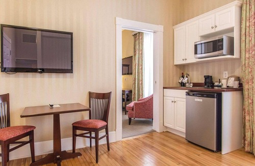 Charlottetown Hotel | Quality Inn & Suites Downtown