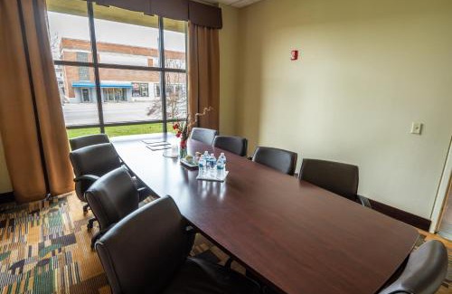 Mansfield Hotel | Quality Inn & Suites Downtown Mansfield