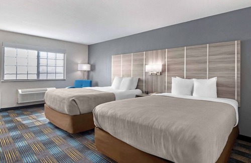 Fort Madison Hotel | Quality Inn & Suites Fort Madison near Hwy 61