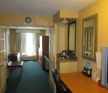 San Antonio Hotel | Quality Inn & Suites I-35 near Frost Bank Center