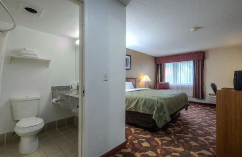 Kansas City Hotel | Quality Inn & Suites Kansas City I-435N Near Sports Complex