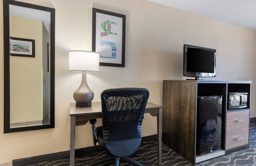 Lafayette Hotel | Quality Inn & Suites Lafayette I-65