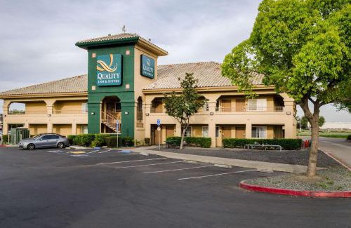 Lathrop Hotel | Quality Inn & Suites Lathrop