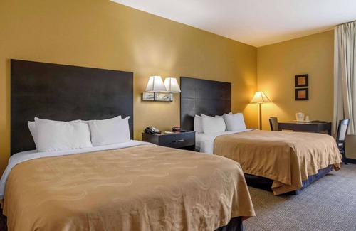 Lenexa Hotel | Quality Inn & Suites Lenexa Kansas City