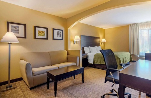Lenexa Hotel | Quality Inn & Suites Lenexa Kansas City