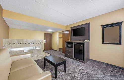 Lincoln Hotel | Quality Inn & Suites Lincoln South
