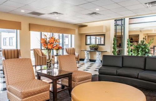 Mattoon Hotel | Quality Inn & Suites Mattoon South