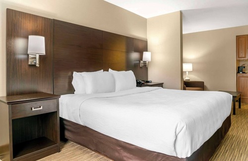 Monroe Hotel | Quality Inn & Suites Monroe