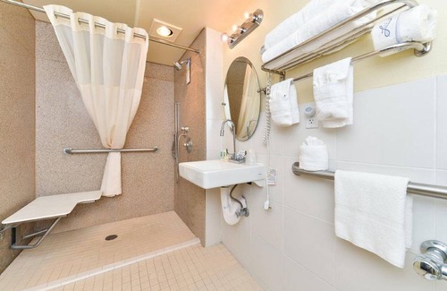 South Montebello Hotel | Quality Inn & Suites Montebello - Los Angeles