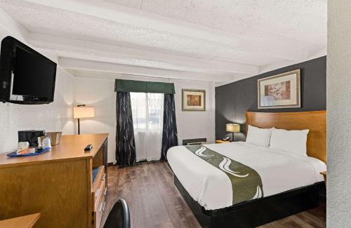 Council Bluffs Hotel | Quality Inn & Suites near I-480 and I-29