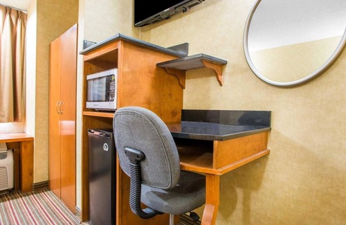 Crosswoods Hotel | Quality Inn & Suites North/Polaris