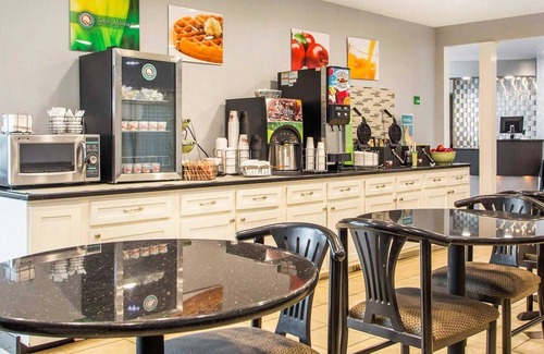 Crosswoods Hotel | Quality Inn & Suites North/Polaris
