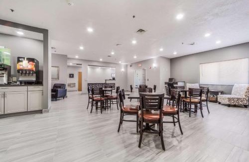 Chalco Hotel | Quality Inn & Suites Omaha Chalco