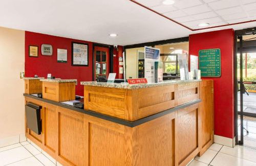 Orlando Hotel | Quality Inn & Suites Orlando Airport