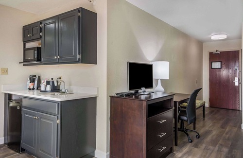 Quincy Hotel | Quality Inn & Suites Quincy - Downtown