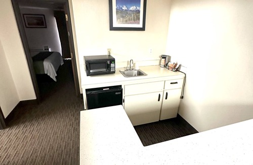 Salina Hotel | Quality Inn & Suites Salina West