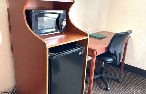 Salina Hotel | Quality Inn & Suites Salina West