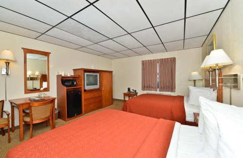 Salina Hotel | Quality Inn & Suites Salina West