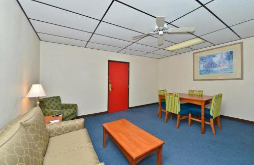 Salina Hotel | Quality Inn & Suites Salina West
