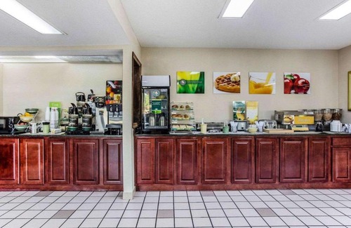 Stockbridge Hotel | Quality Inn & Suites Stockbridge Atlanta South I-75