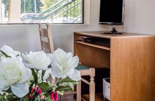 Stockbridge Hotel | Quality Inn & Suites Stockbridge Atlanta South I-75