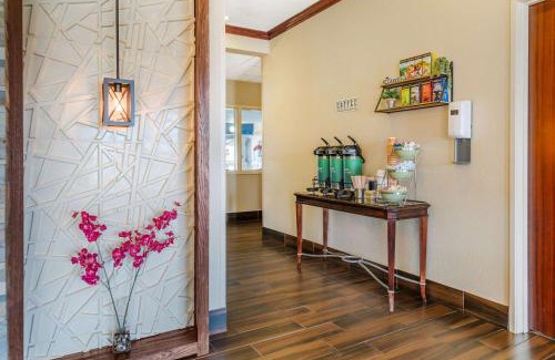 Bay City Hotel | Quality Inn & Suites