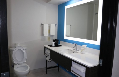 Kyle Hotel | Quality Inn & Suites