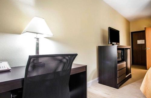 Champaign Hotel | Quality Inn & Suites