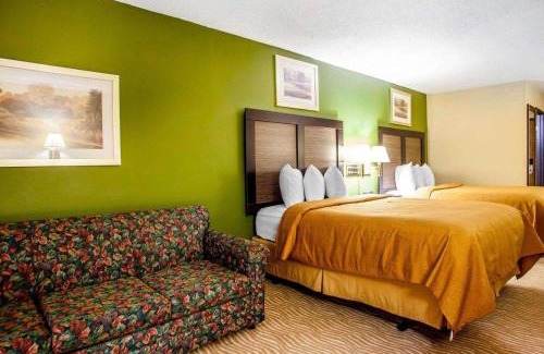 Champaign Hotel | Quality Inn & Suites