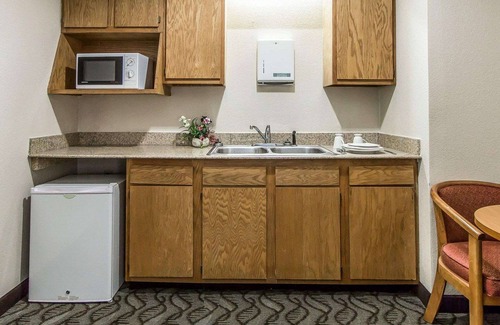 Circleville Hotel | Quality Inn & Suites