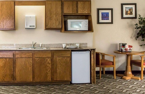 Circleville Hotel | Quality Inn & Suites
