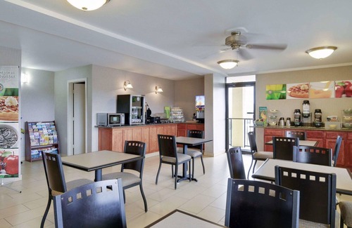 Clarksville Hotel | Quality Inn & Suites